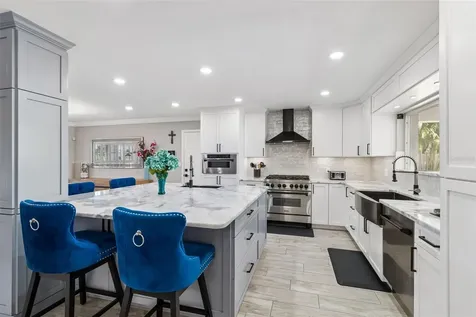 10127 Paradise Boulevard Treasure Island FL 33706