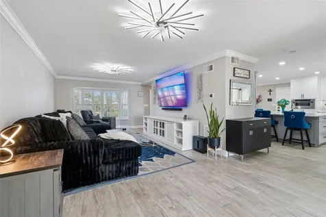 10127 Paradise Boulevard Treasure Island FL 33706