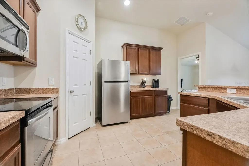677 Seneca Trail St Cloud FL 34772