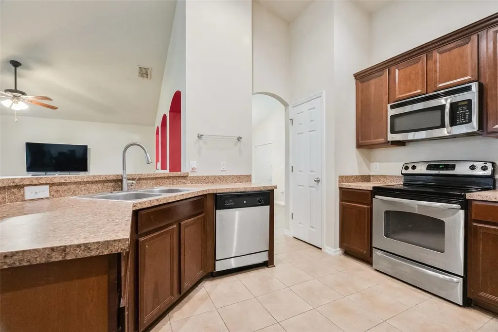 677 Seneca Trail St Cloud FL 34772