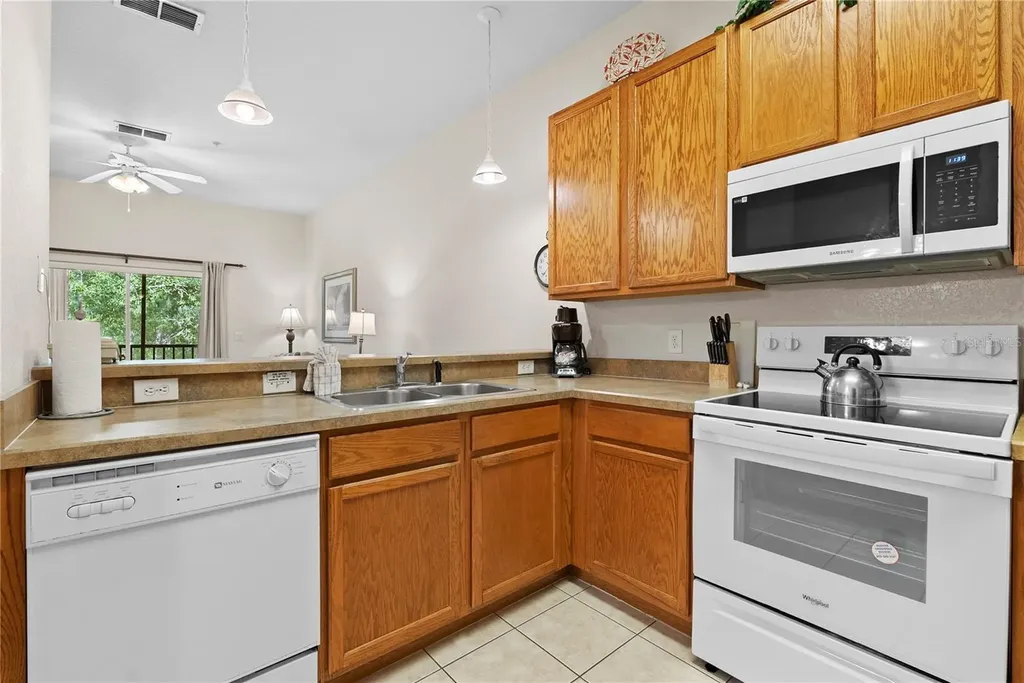 806 Gran Bahama Boulevard Davenport FL 33897