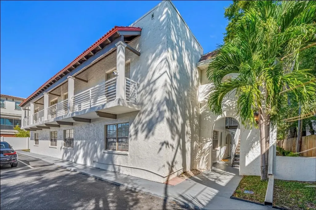 3211 W De Leon Street Tampa FL 33609