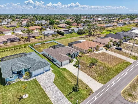 202 Rotonda Boulevard N Rotonda West FL 33947