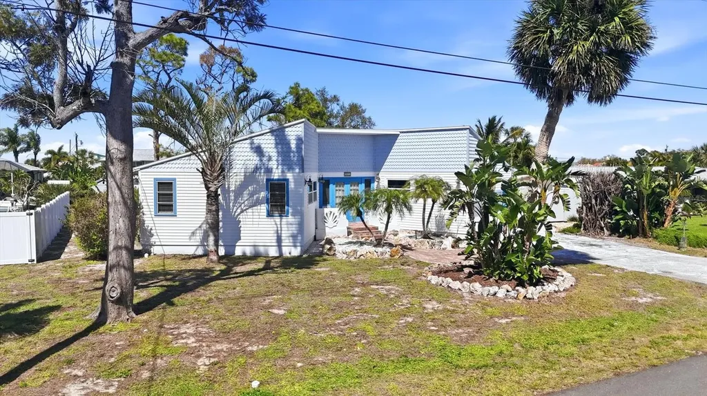 1052 Kant Street Englewood FL 34224