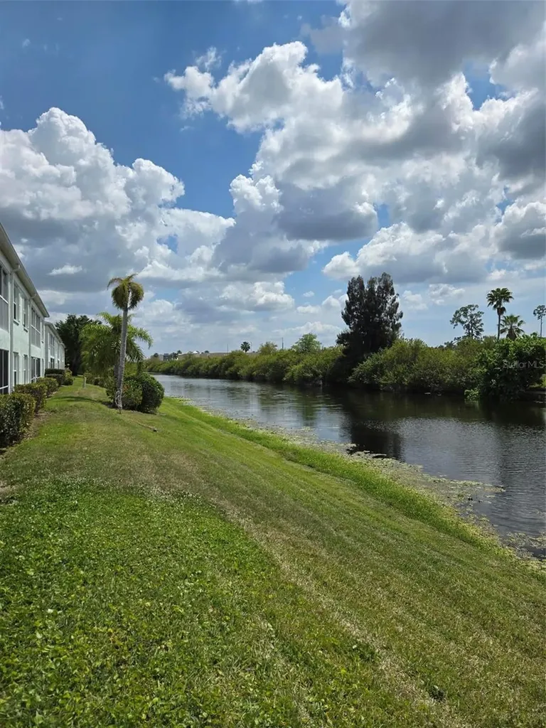 5725 Greenwood Avenue North Port FL 34287