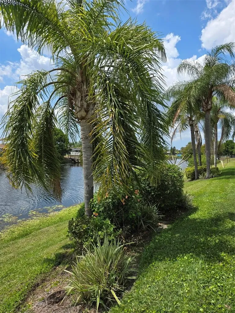 5725 Greenwood Avenue North Port FL 34287