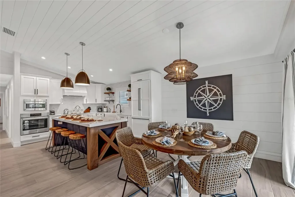 2208 Avenue A Bradenton Beach FL 34217