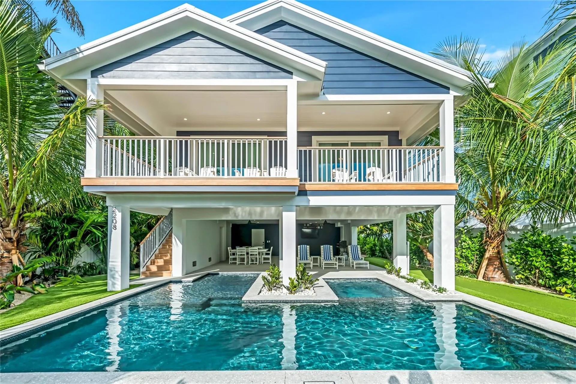 2208 Avenue A Bradenton Beach FL 34217