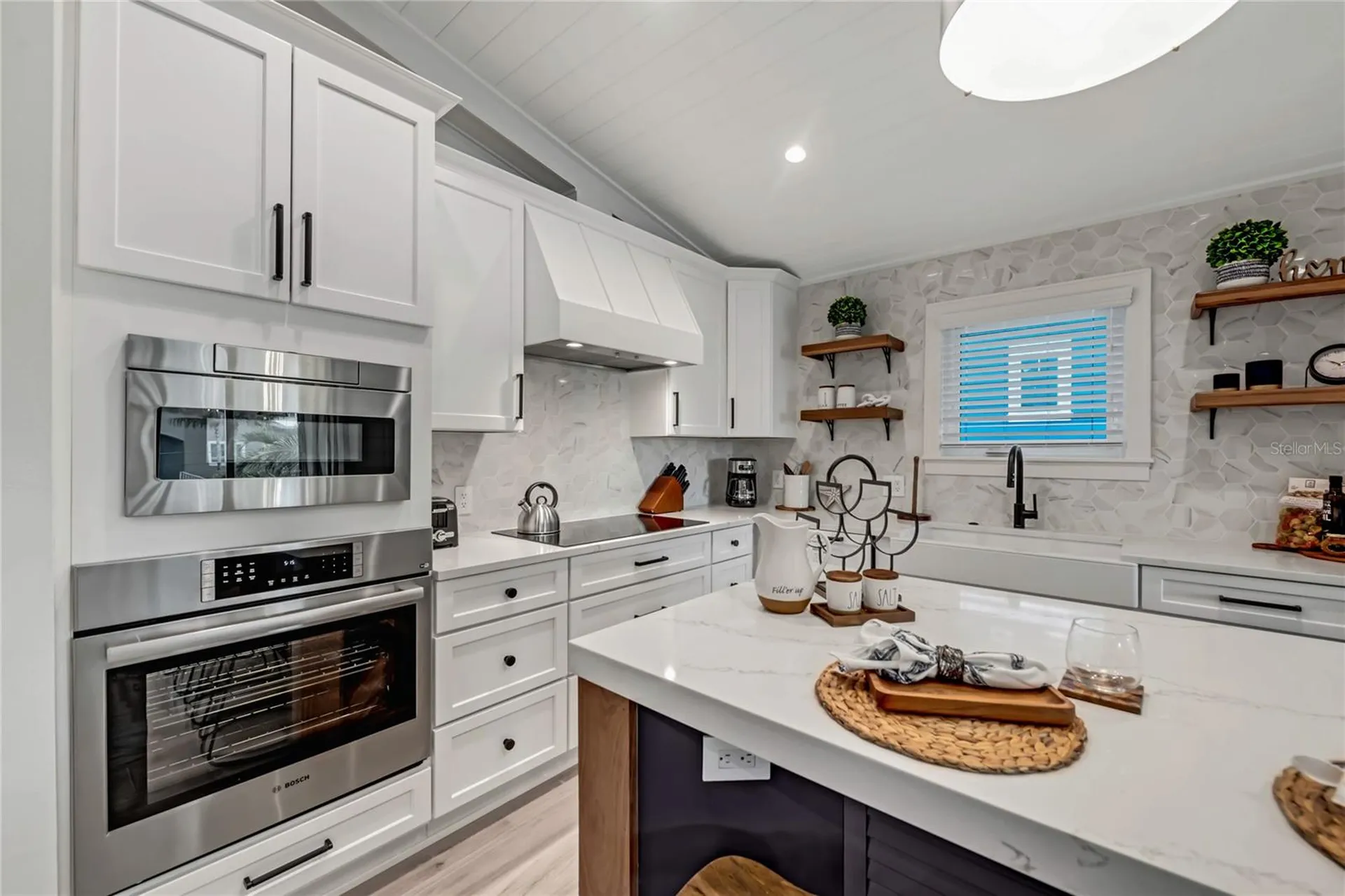 2208 Avenue A Bradenton Beach FL 34217