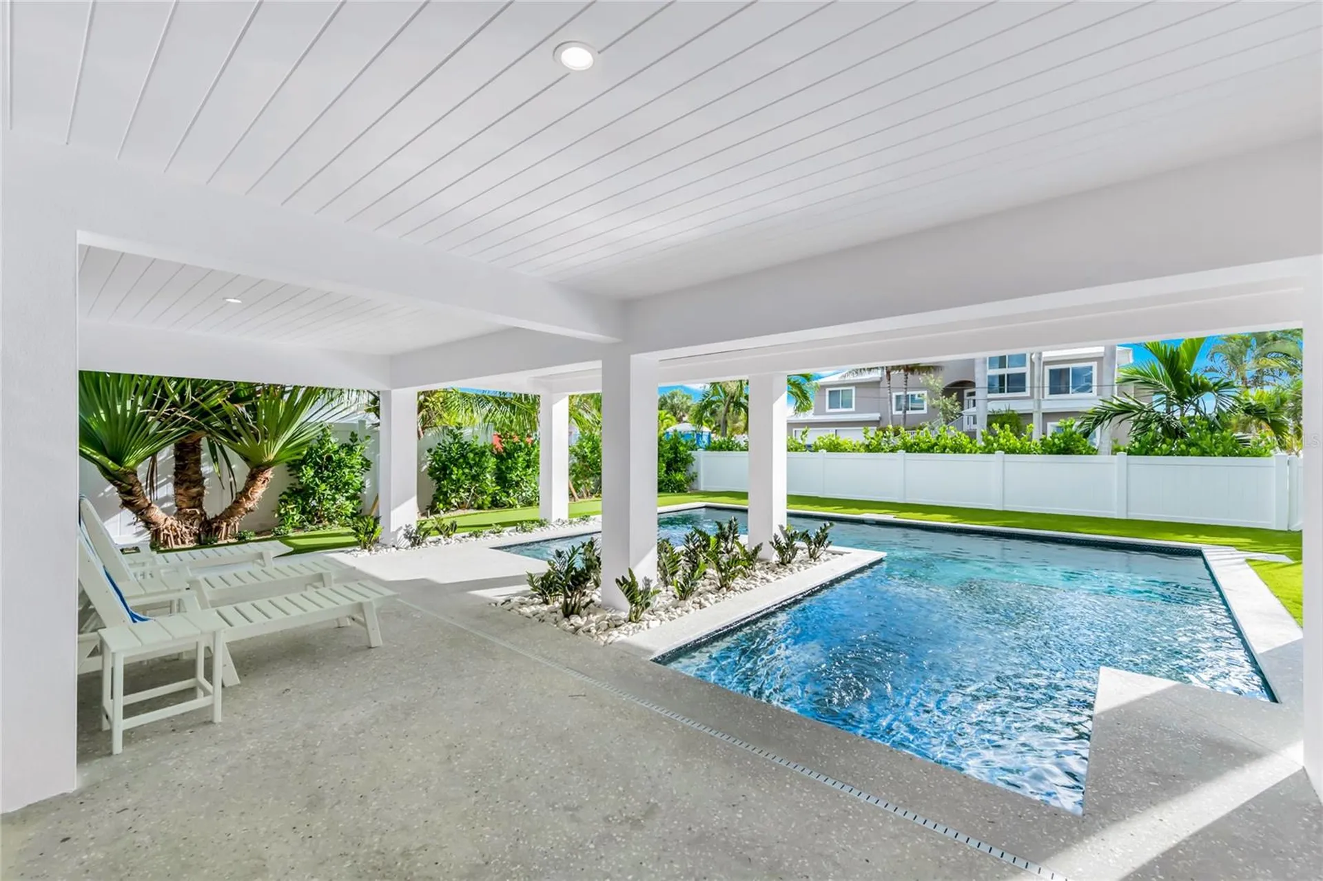 2208 Avenue A Bradenton Beach FL 34217