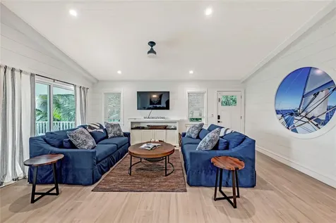 2208 Avenue A Bradenton Beach FL 34217