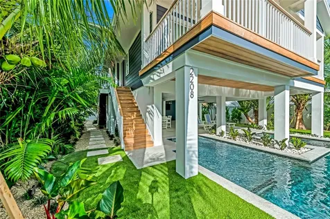 2208 Avenue A Bradenton Beach FL 34217