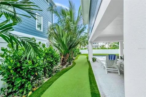 2208 Avenue A Bradenton Beach FL 34217