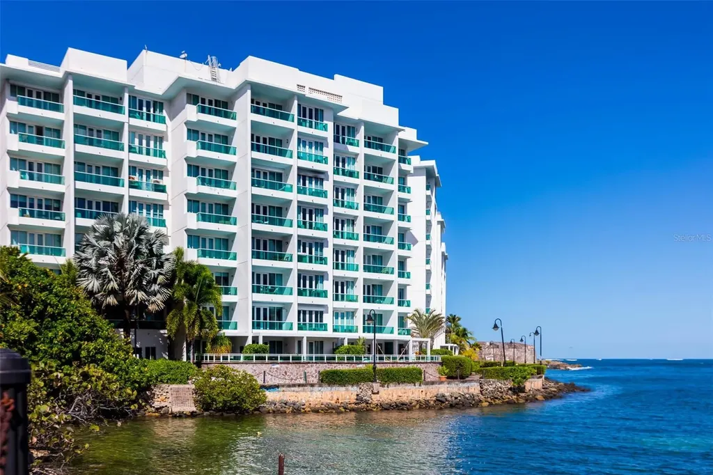 1 Los Rosales Street San Juan PR 00901