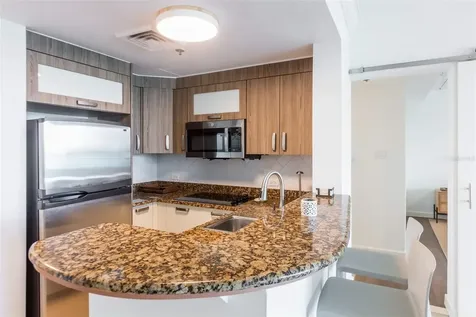 1 Los Rosales Street San Juan PR 00901