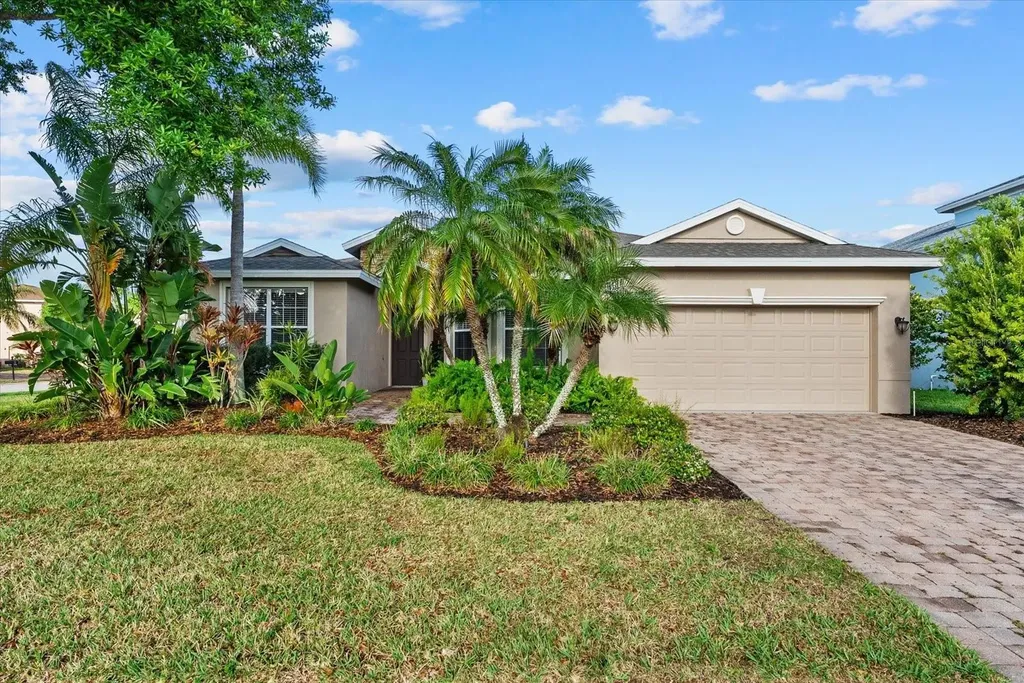 6634 38th Street E Sarasota FL 34243