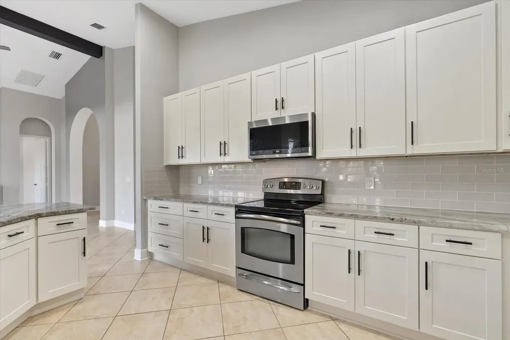 6634 38th Street E Sarasota FL 34243