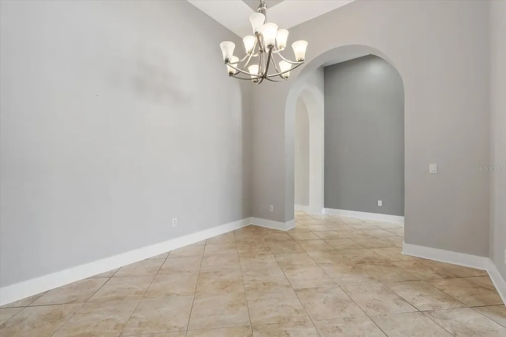 6634 38th Street E Sarasota FL 34243