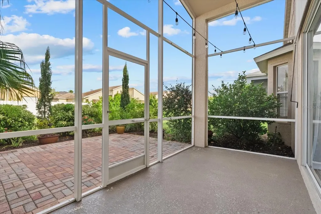 6634 38th Street E Sarasota FL 34243