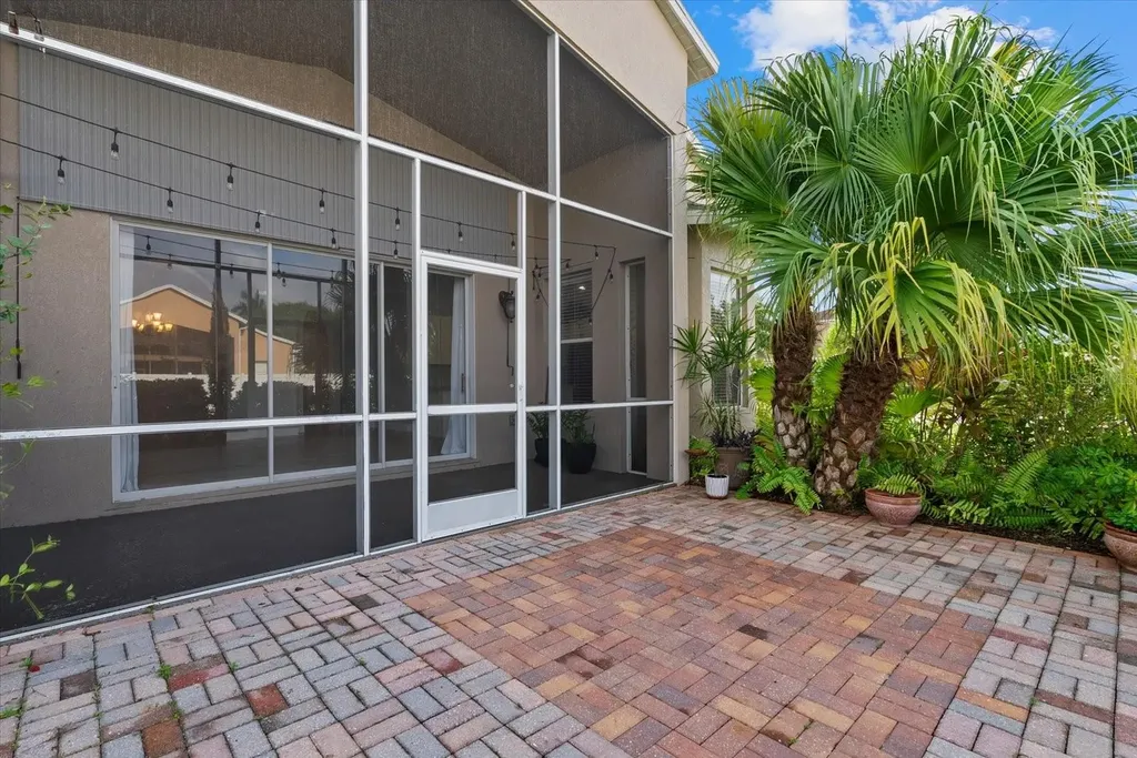 6634 38th Street E Sarasota FL 34243