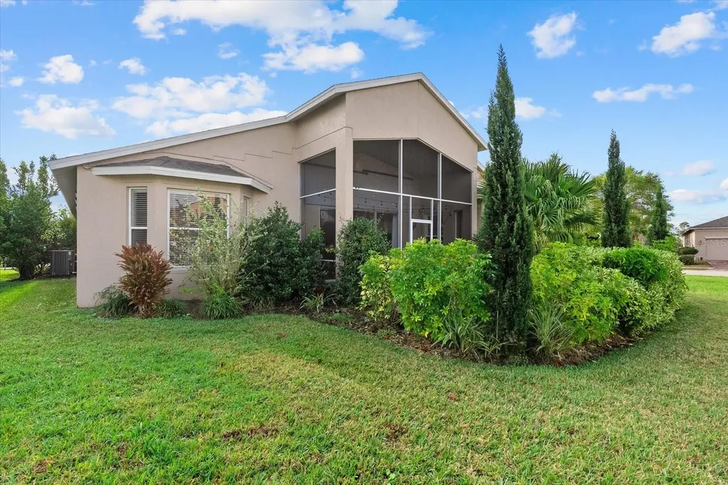 6634 38th Street E Sarasota FL 34243