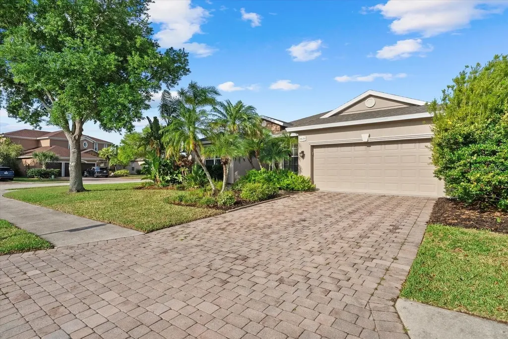 6634 38th Street E Sarasota FL 34243
