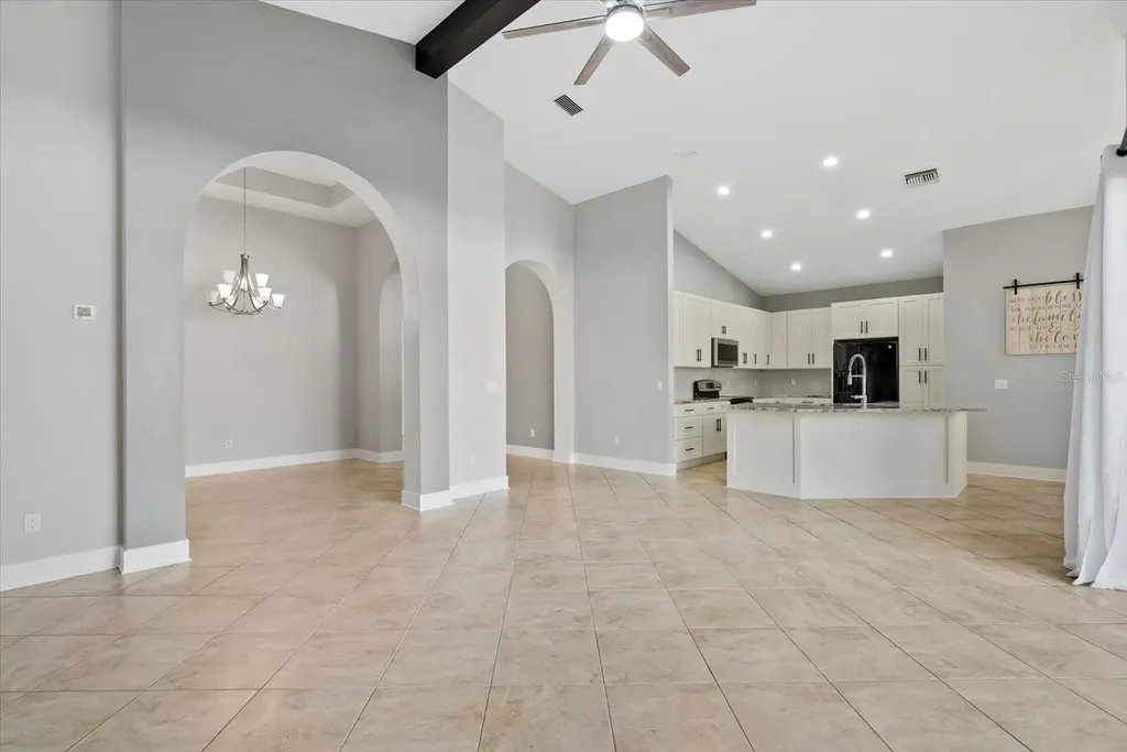 6634 38th Street E Sarasota FL 34243