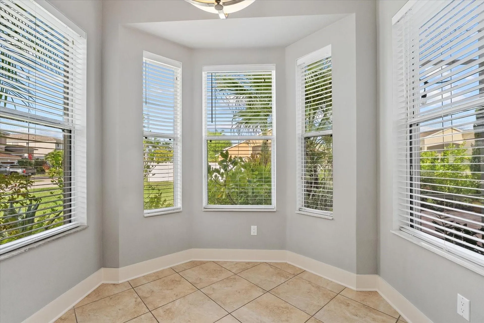 6634 38th Street E Sarasota FL 34243