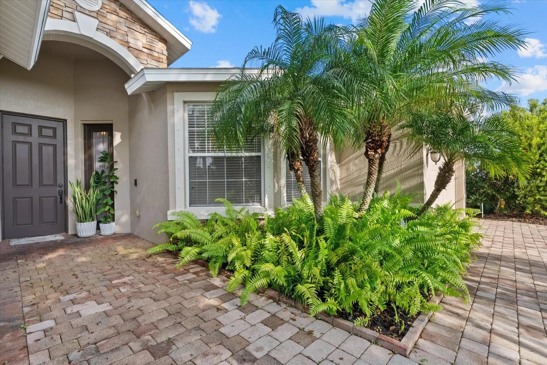 6634 38th Street E Sarasota FL 34243