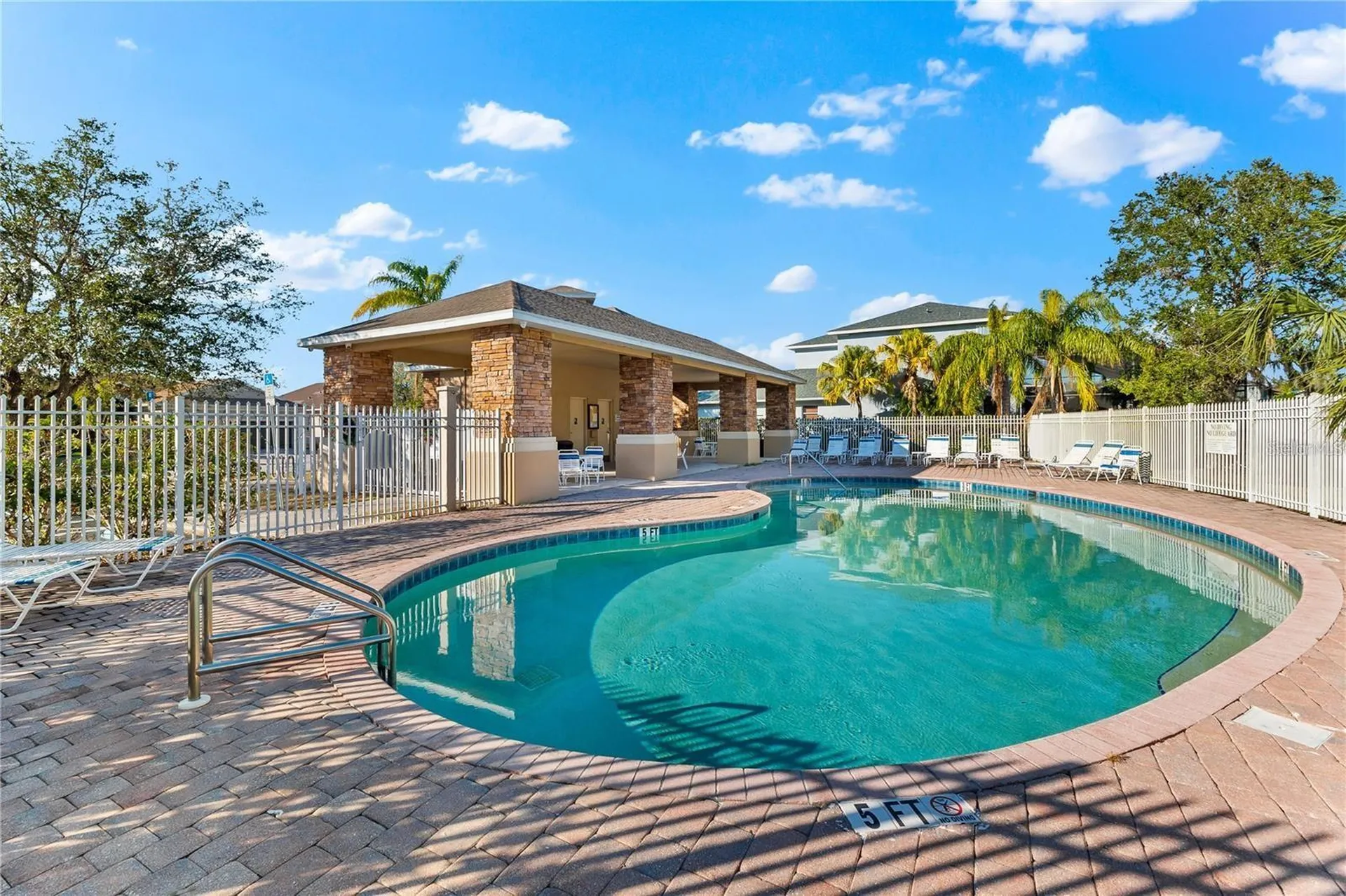 6634 38th Street E Sarasota FL 34243