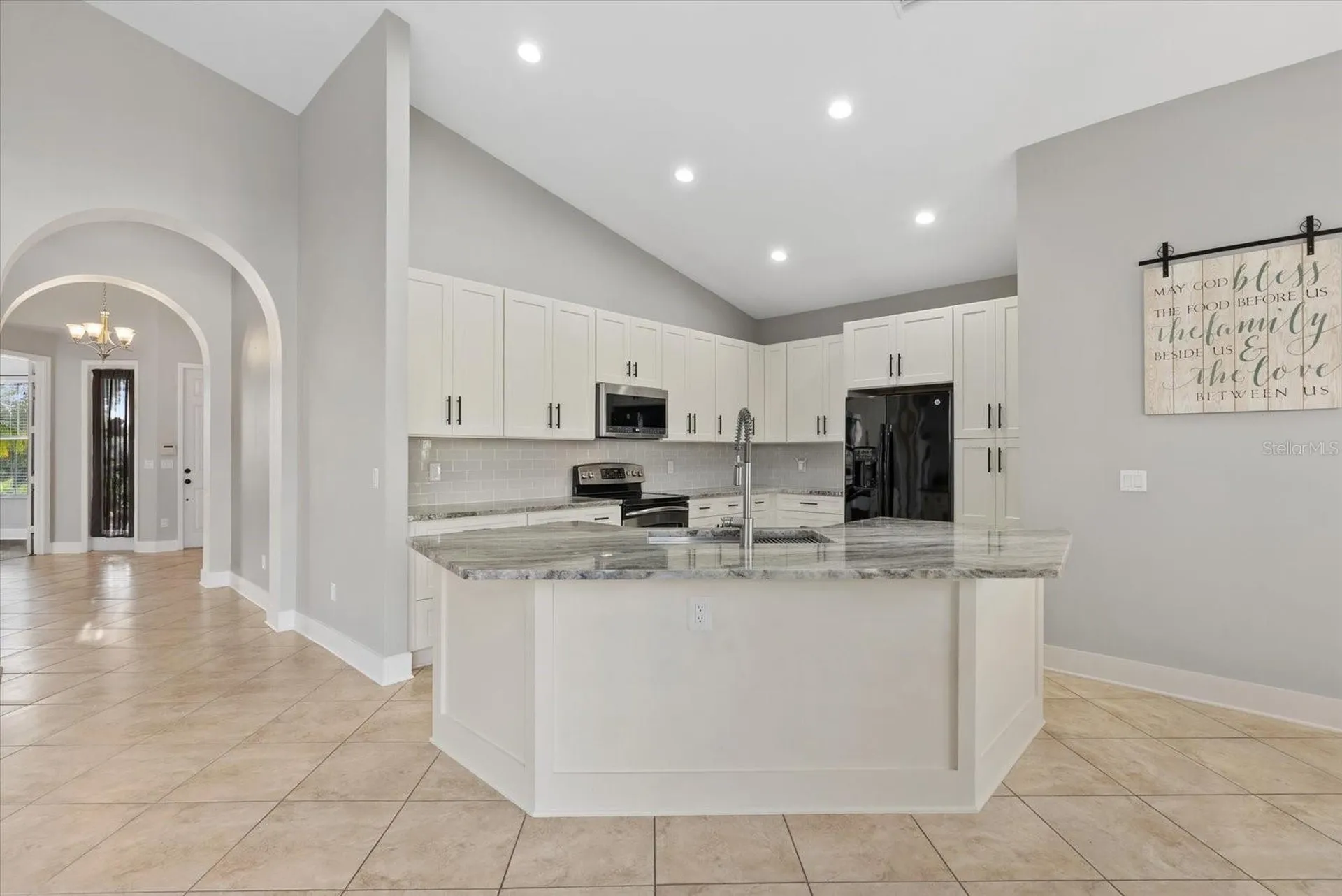 6634 38th Street E Sarasota FL 34243
