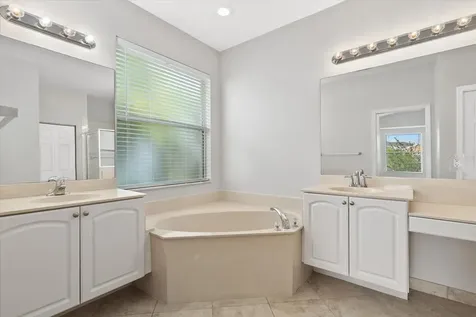 6634 38th Street E Sarasota FL 34243