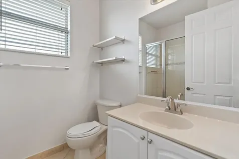 6634 38th Street E Sarasota FL 34243