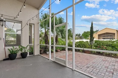 6634 38th Street E Sarasota FL 34243