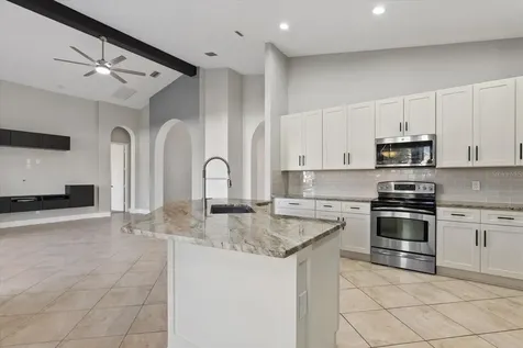 6634 38th Street E Sarasota FL 34243