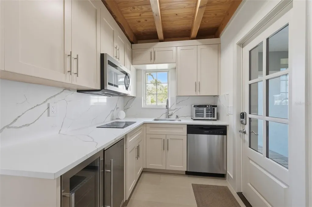 408 Jackson Drive Sarasota FL 34236