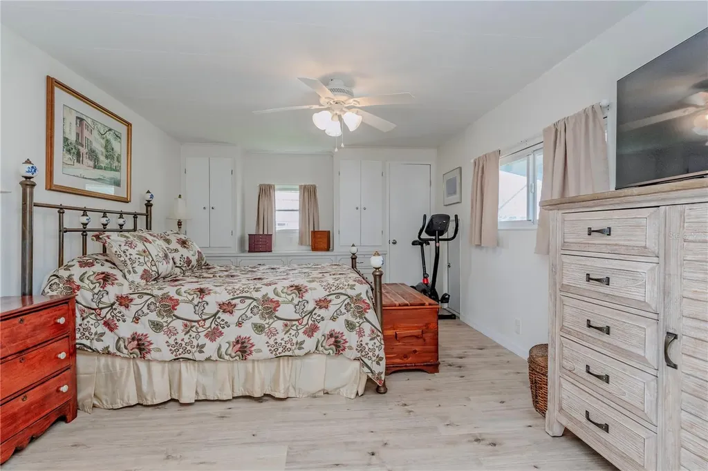 4851 W Gandy Boulevard Tampa FL 33611