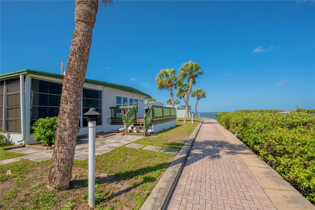 4851 W Gandy Boulevard Tampa FL 33611