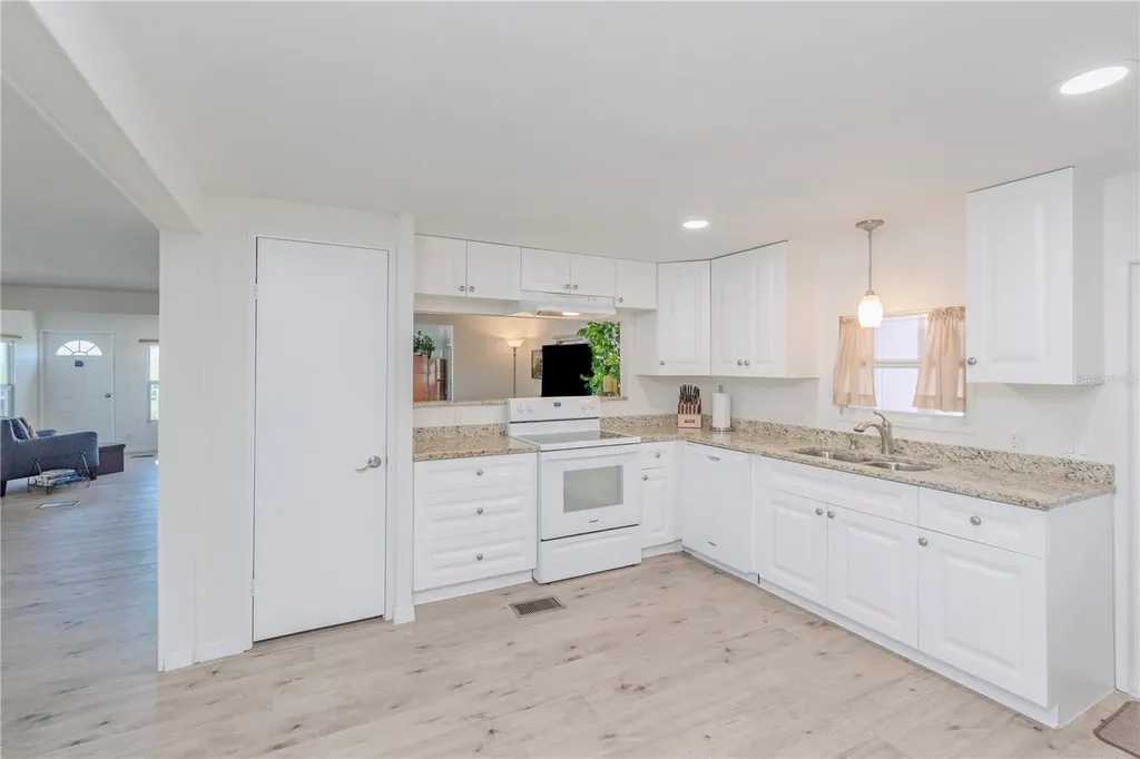 4851 W Gandy Boulevard Tampa FL 33611