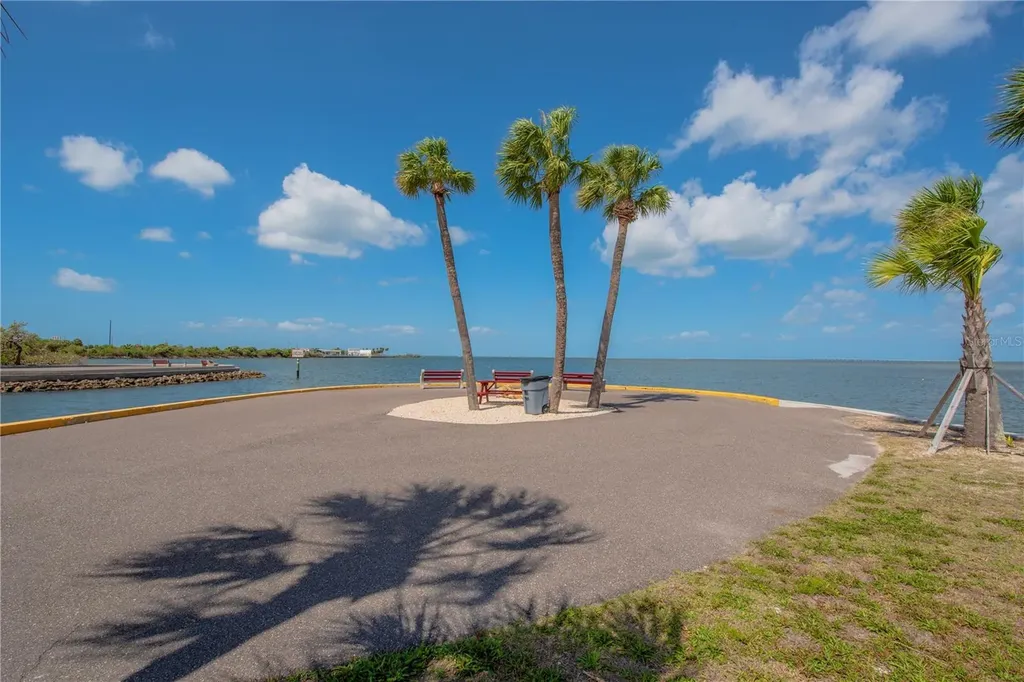 4851 W Gandy Boulevard Tampa FL 33611
