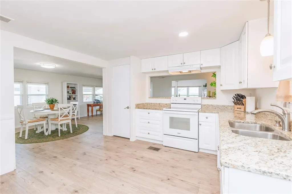 4851 W Gandy Boulevard Tampa FL 33611