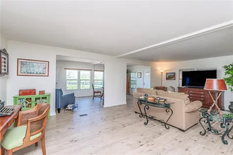 4851 W Gandy Boulevard Tampa FL 33611