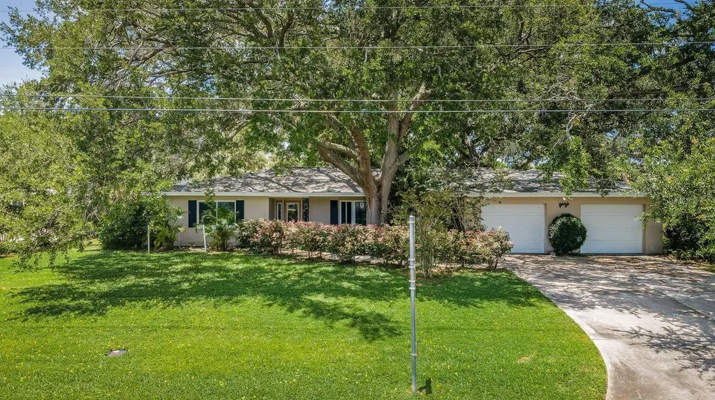 1704 Cypress Avenue Belleair FL 33756