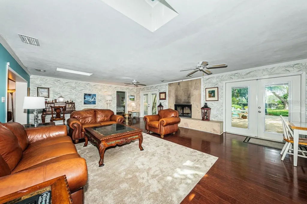 1704 Cypress Avenue Belleair FL 33756