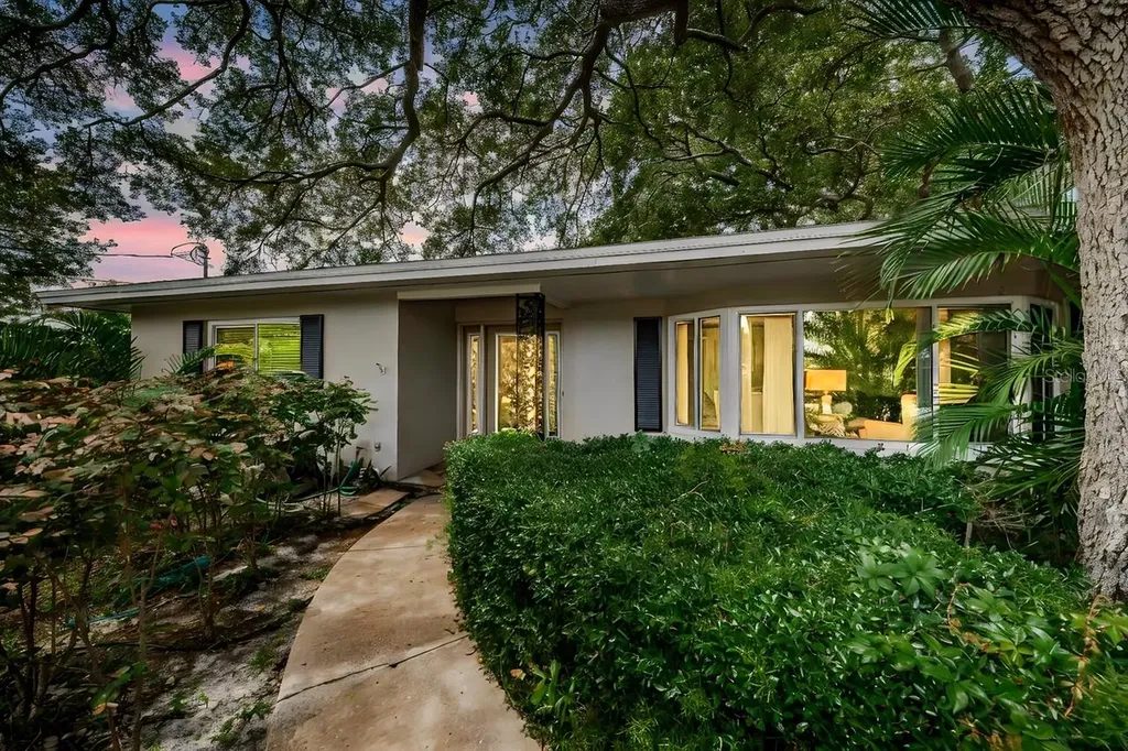 1704 Cypress Avenue Belleair FL 33756