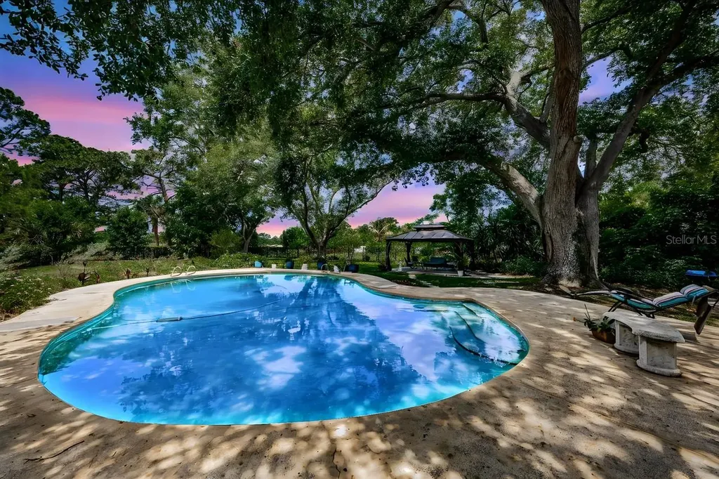 1704 Cypress Avenue Belleair FL 33756