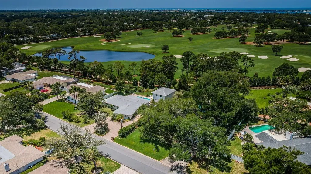 1704 Cypress Avenue Belleair FL 33756