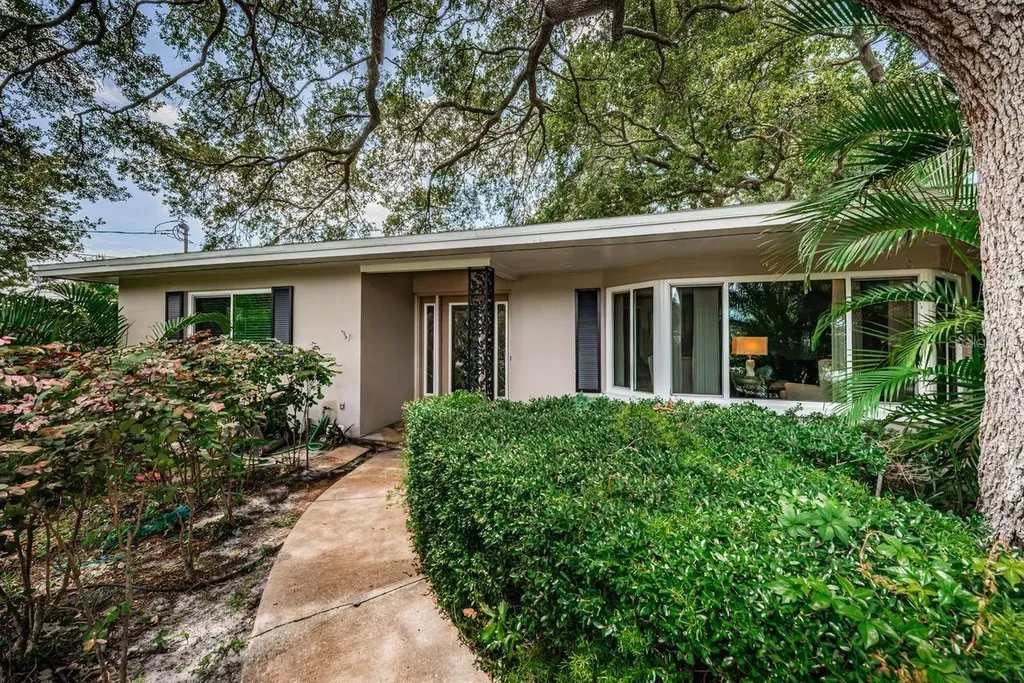 1704 Cypress Avenue Belleair FL 33756