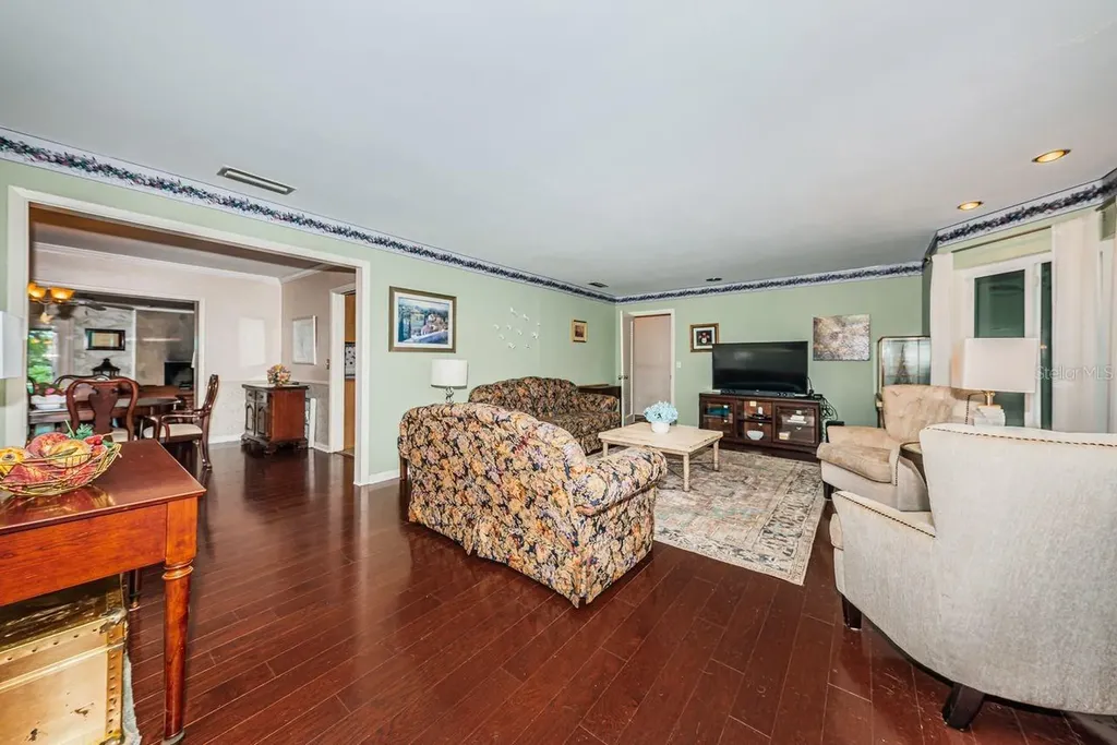 1704 Cypress Avenue Belleair FL 33756