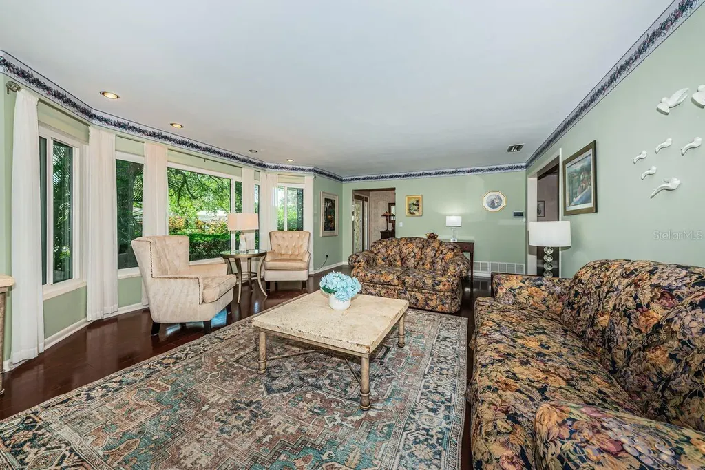 1704 Cypress Avenue Belleair FL 33756